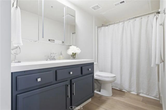 1001 La Terraza 203, Corona, CA 92879