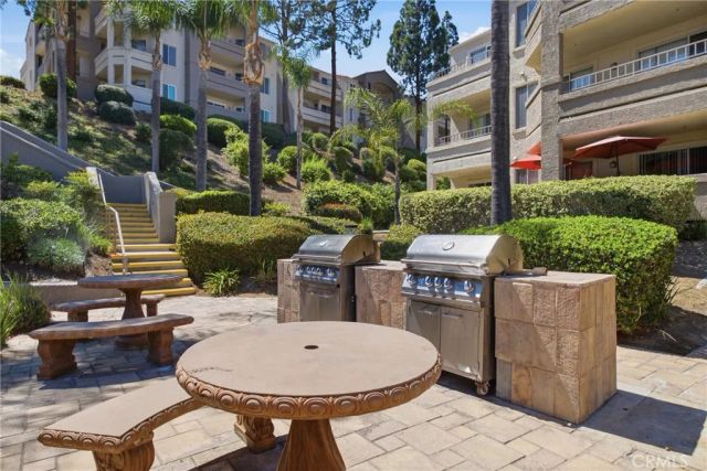 1001 La Terraza 203, Corona, CA 92879