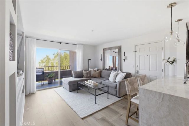 1001 La Terraza 203, Corona, CA 92879