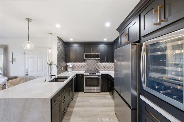 1001 La Terraza 203, Corona, CA 92879