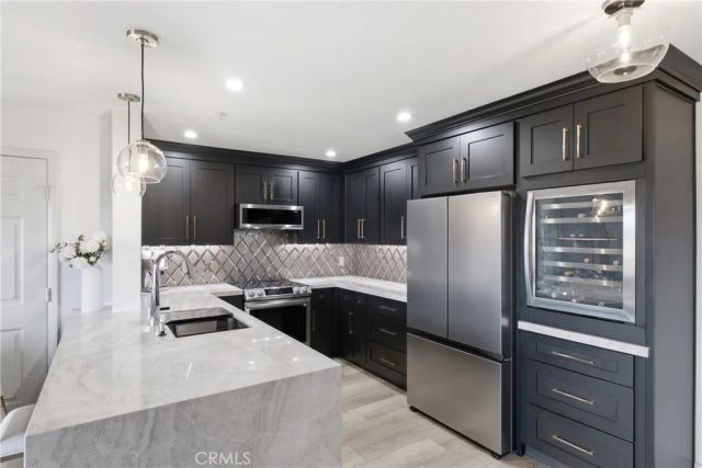 1001 La Terraza 203, Corona, CA 92879