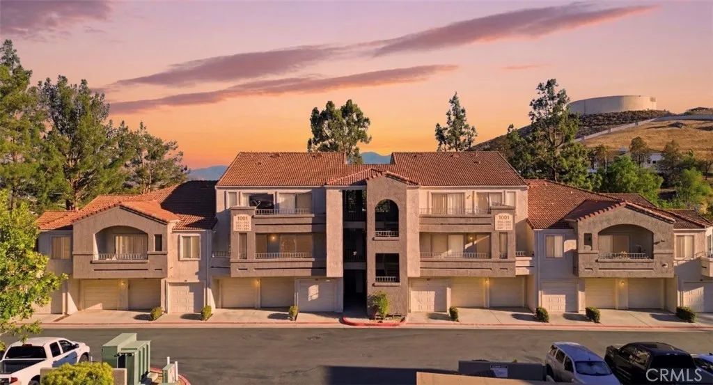 1001 La Terraza 203, Corona, CA 92879