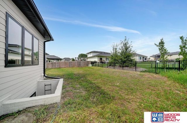 2337 S 89th Street, Lincoln, NE 68520