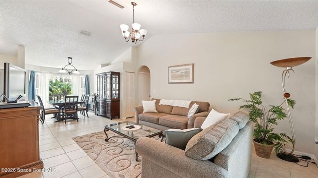 196 Delia Avenue NW, Palm Bay, FL 32907