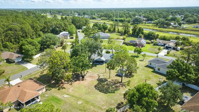 196 Delia Avenue NW, Palm Bay, FL 32907