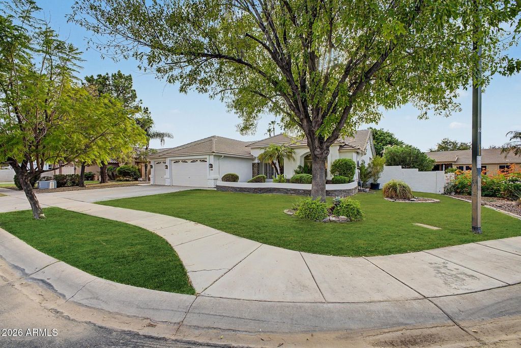 4926 S VERBENIA Place, Chandler, AZ 85248 — photo 4