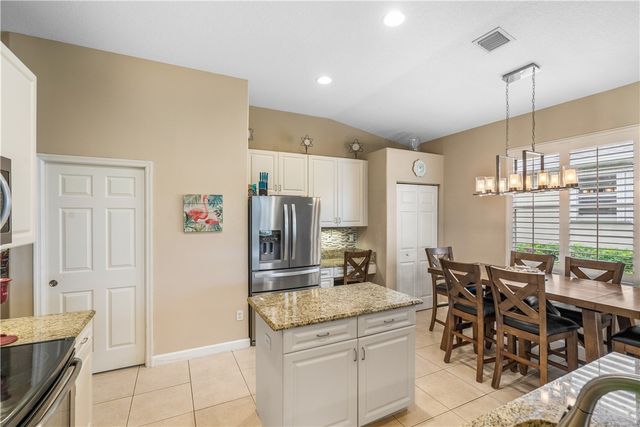 3134 Ashford Square, Vero Beach, FL 32966