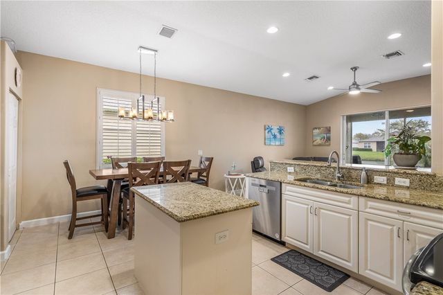 3134 Ashford Square, Vero Beach, FL 32966