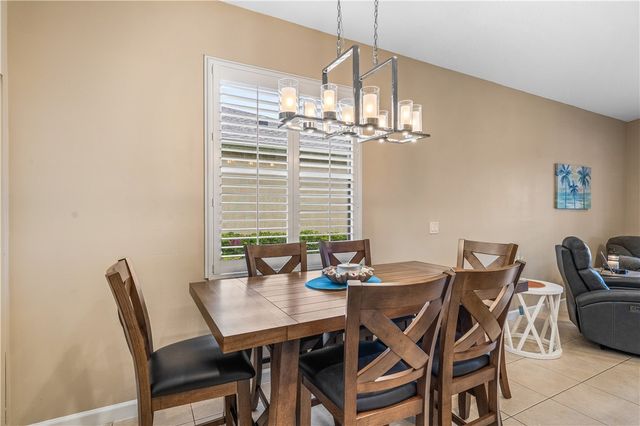 3134 Ashford Square, Vero Beach, FL 32966