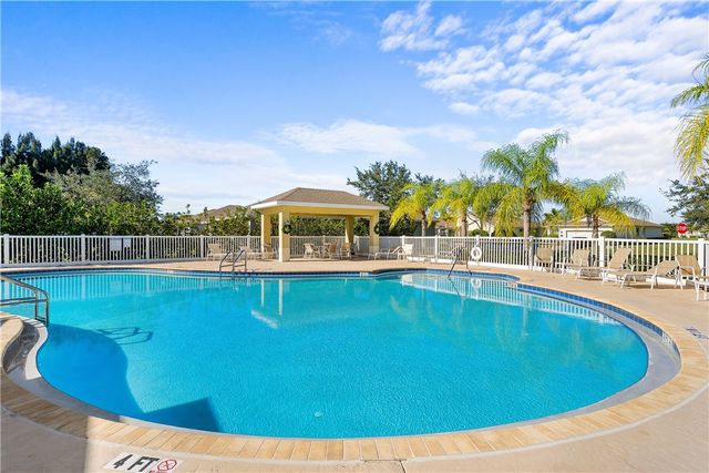 3134 Ashford Square, Vero Beach, FL 32966