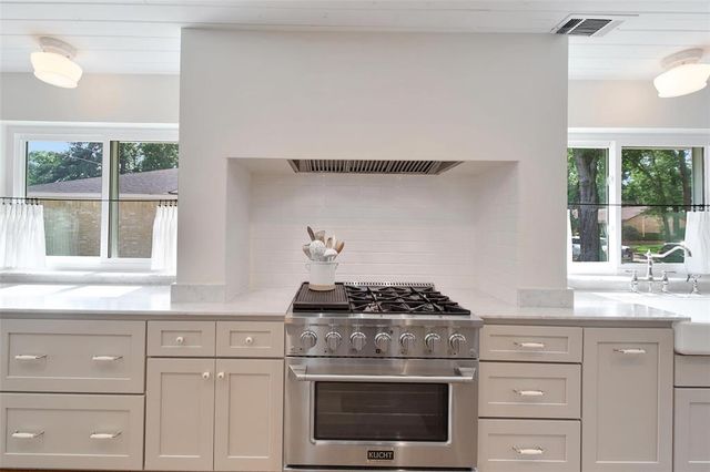 3806 Hill Springs Drive, Kingwood, TX 77345