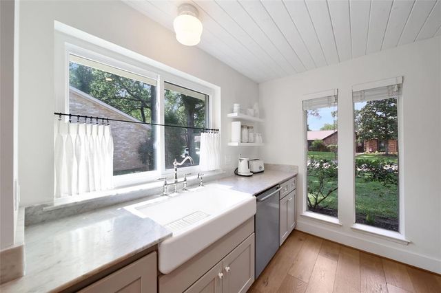 3806 Hill Springs Drive, Kingwood, TX 77345