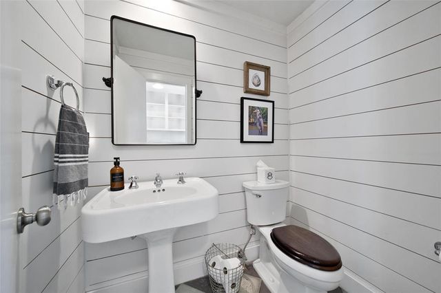 3806 Hill Springs Drive, Kingwood, TX 77345