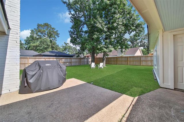 3806 Hill Springs Drive, Kingwood, TX 77345
