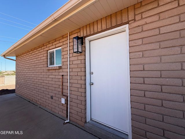 293 ATLANTIC Road A, El Paso, TX 79922