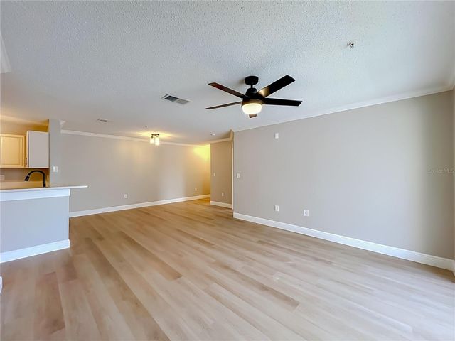 1939 SUMMER CLUB DRIVE 215, Oviedo, FL 32765