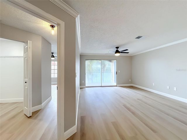1939 SUMMER CLUB DRIVE 215, Oviedo, FL 32765