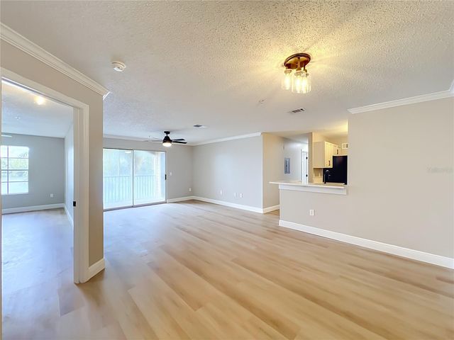 1939 SUMMER CLUB DRIVE 215, Oviedo, FL 32765