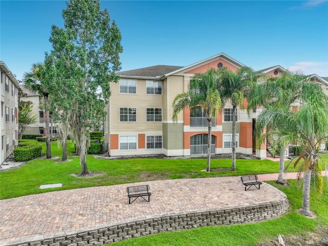 1939 SUMMER CLUB DRIVE 215, Oviedo, FL 32765