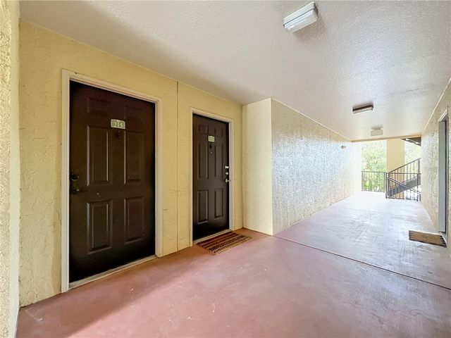 1939 SUMMER CLUB DRIVE 215, Oviedo, FL 32765