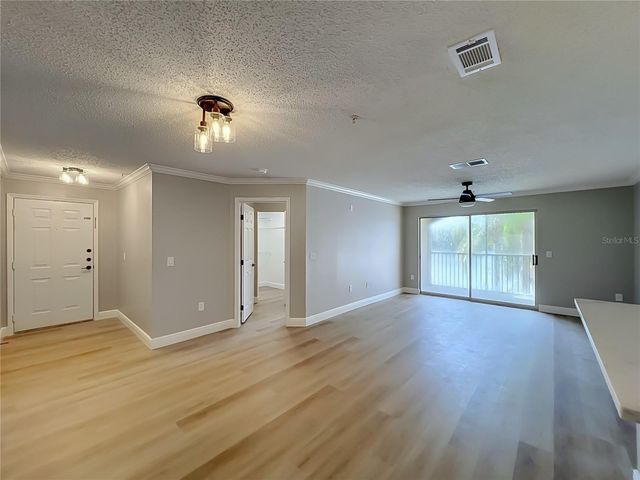 1939 SUMMER CLUB DRIVE 215, Oviedo, FL 32765