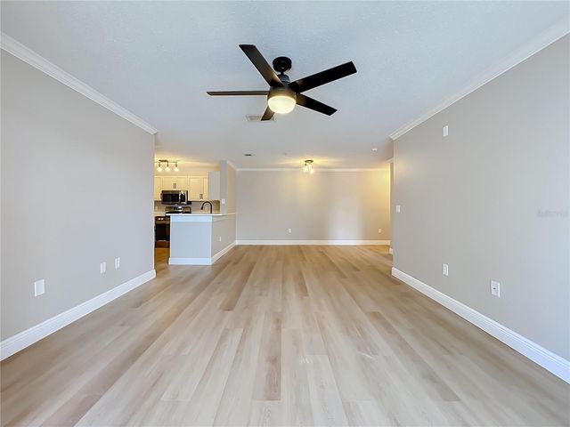 1939 SUMMER CLUB DRIVE 215, Oviedo, FL 32765
