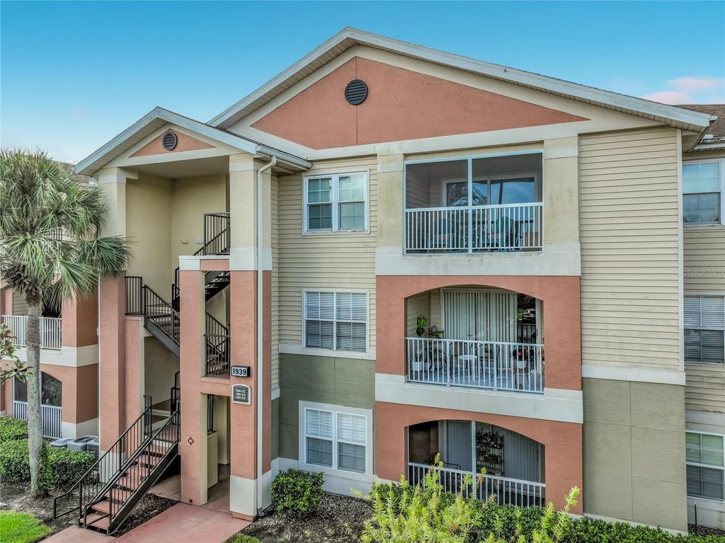 1939 SUMMER CLUB DRIVE 215, Oviedo, FL 32765