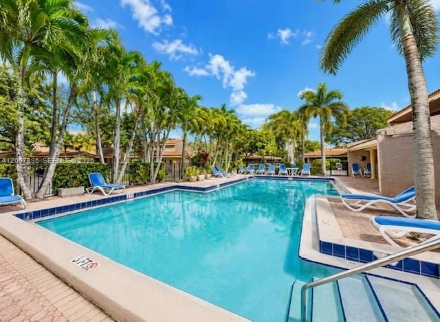 406 Saint Andrews Road 53, Hollywood, FL 33021