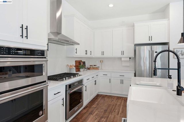 1550 Plumas Dr, Lathrop, CA 95330