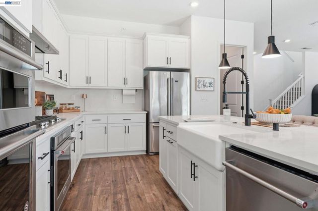 1550 Plumas Dr, Lathrop, CA 95330