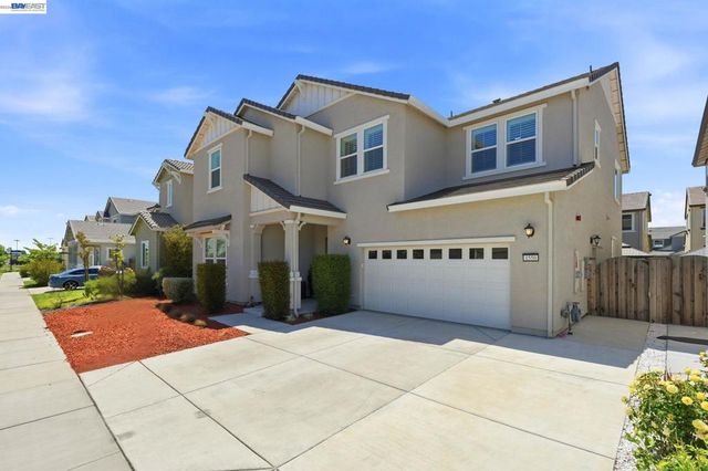 1550 Plumas Dr, Lathrop, CA 95330