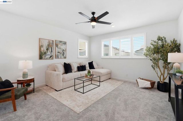 1550 Plumas Dr, Lathrop, CA 95330