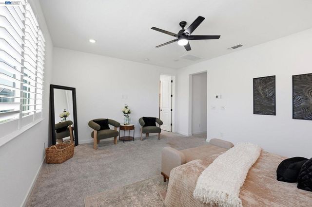 1550 Plumas Dr, Lathrop, CA 95330