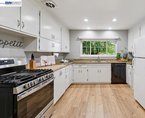 168 Albatross Avenue, Livermore, CA 94550