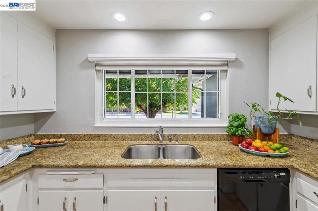 Image 17 of property listing at 168 Albatross Avenue, Livermore, CA 94550