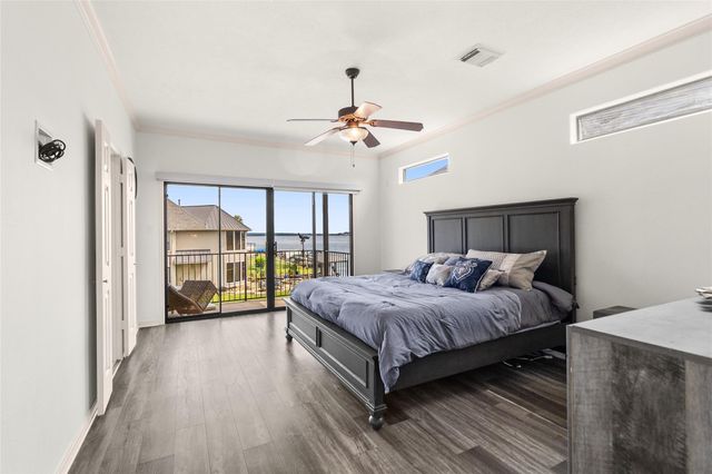 350 Old Aqua Landing E, Conroe, TX 77356