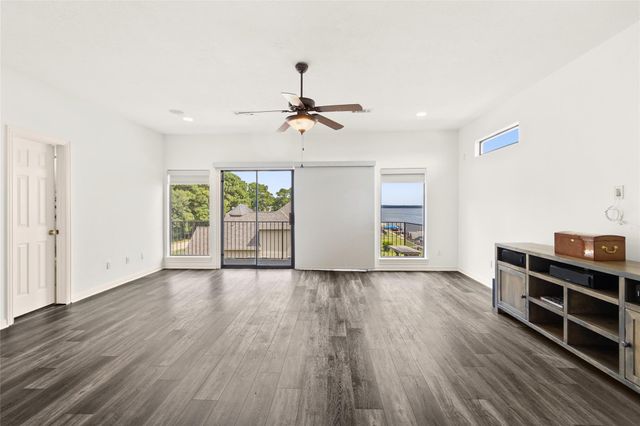 350 Old Aqua Landing E, Conroe, TX 77356