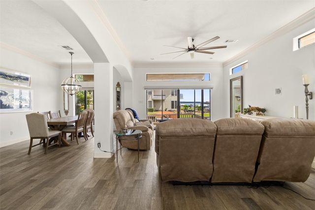 350 Old Aqua Landing E, Conroe, TX 77356