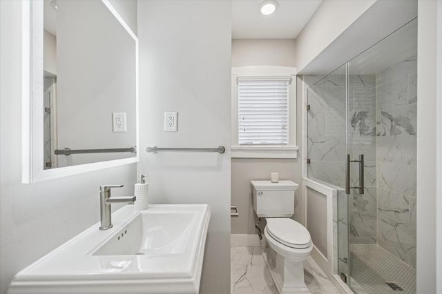 2420 Nottingham Street, Houston, TX 77005