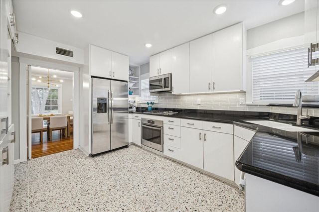 2420 Nottingham Street, Houston, TX 77005