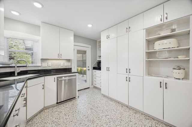 2420 Nottingham Street, Houston, TX 77005