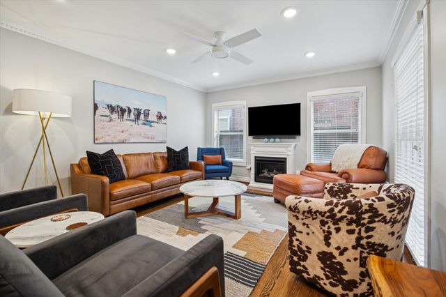 2420 Nottingham Street, Houston, TX 77005