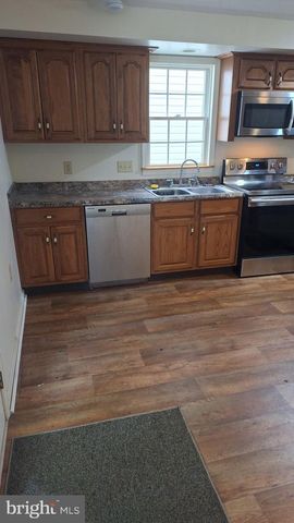 38 W W CALIFORNIA STREET, Mercersburg, PA 17236