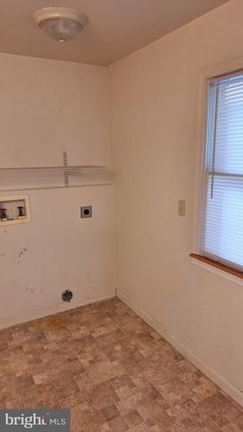 38 W W CALIFORNIA STREET, Mercersburg, PA 17236