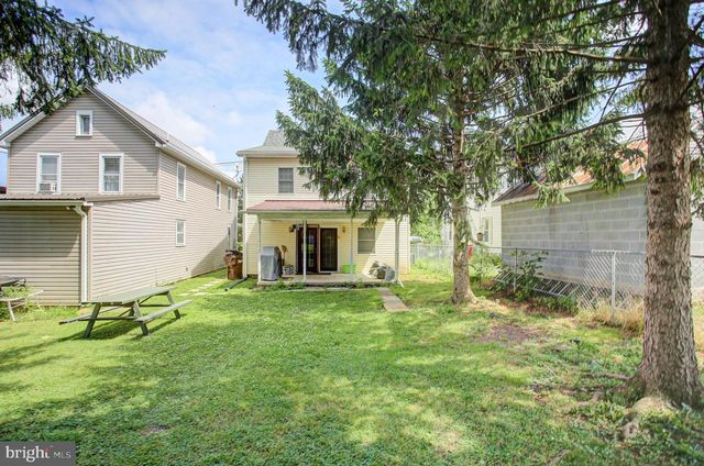 38 W W CALIFORNIA STREET, Mercersburg, PA 17236