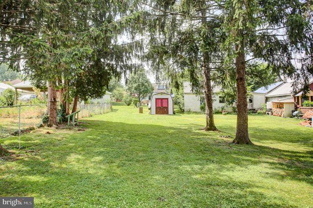 38 W W CALIFORNIA STREET, Mercersburg, PA 17236