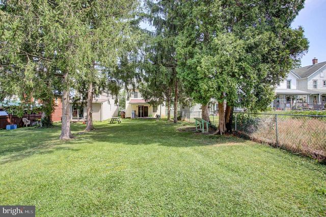 38 W W CALIFORNIA STREET, Mercersburg, PA 17236