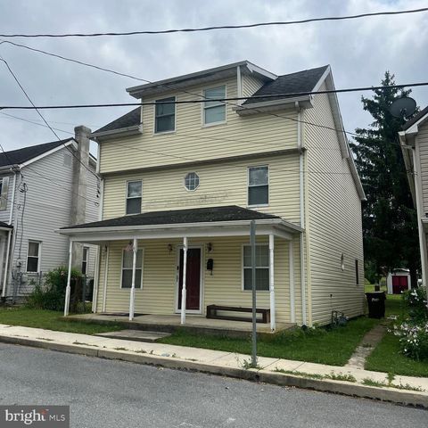 38 W W CALIFORNIA STREET, Mercersburg, PA 17236