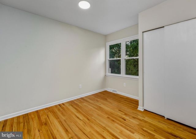 300 TURNERVILLE RD, Pine Hill, NJ 08021