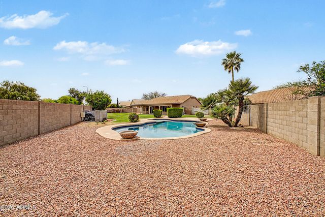 119 S COMANCHE Drive, Chandler, AZ 85224